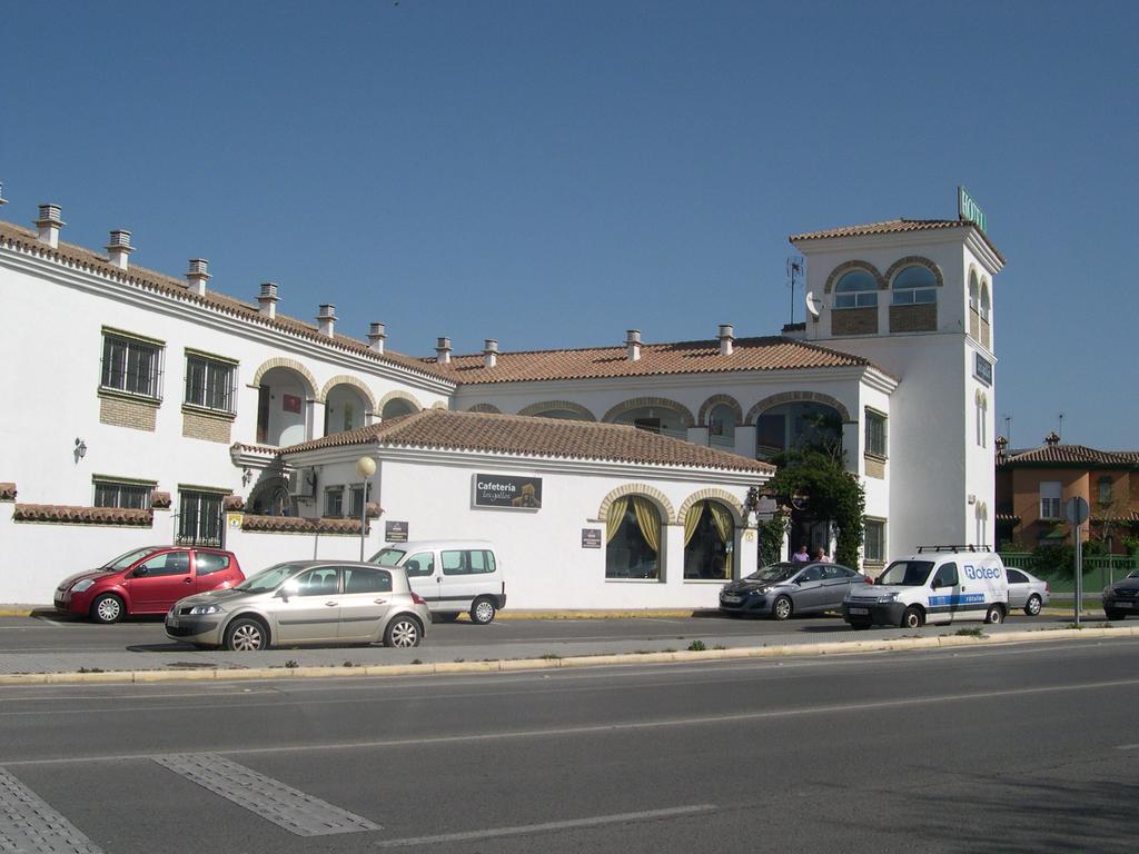 צ'יקלנה דה לה פרונטרה Hotel Cortijo Los Gallos מראה חיצוני תמונה